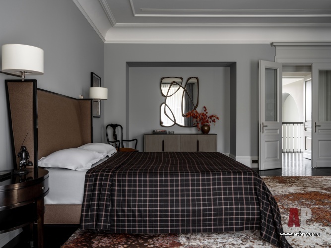 Фото интерьера спальни дома в стиле неоклассика