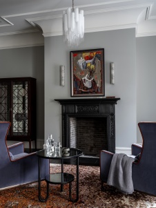 Фото интерьера спальни дома в стиле неоклассика