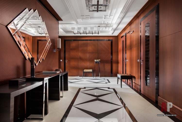 Фото интерьера входной зоны пентхауса в стиле ар-деко