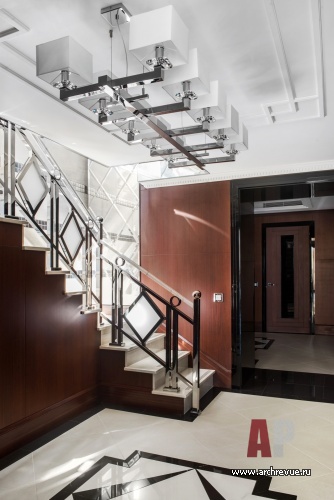 Фото интерьера лестничного холла пентхауса в стиле ар-деко