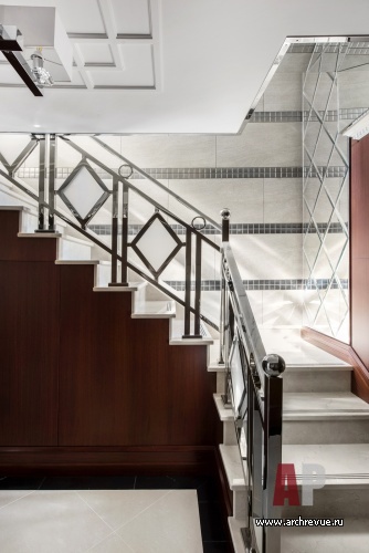 Фото интерьера лестницы пентхауса в стиле ар-деко