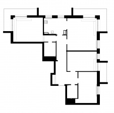 Исходная планировка 4-х комнатной квартиры с балконом и двумя угловыми террасами.
