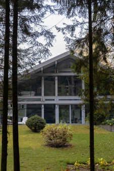 Фото фасада дома в стиле минимализм