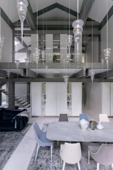 Фото интерьера гостиной дома в стиле минимализм