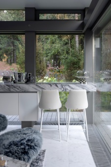 Фото интерьера кухни дома в стиле минимализм