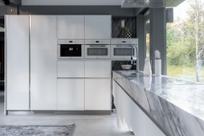 Фото интерьера кухни дома в стиле минимализм