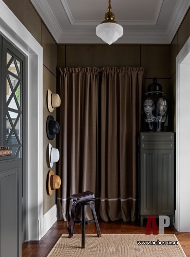 Фото интерьера входной зоны квартиры в стиле фьюжн
