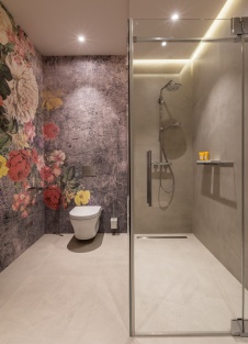 Фото интерьера гостевого санузла дома в стиле фьюжн