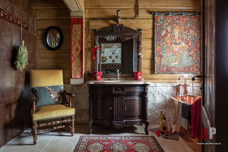 Фото интерьера санузла деревянного дома в стиле шале