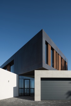 Фото фасада дома в стиле минимализм