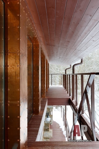 Фото балкона деревянного дома в современном стиле