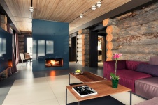 Фото интерьера гостиной деревянного дома в современном стиле