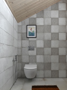 Фото интерьера санузла деревянного дома в стиле фьюжн