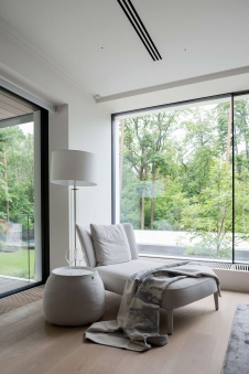 Фото интерьера спальни дома в стиле минимализм