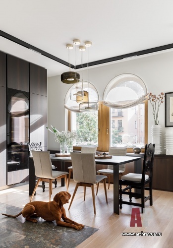 Фото интерьера столовой квартиры в стиле фьюжн