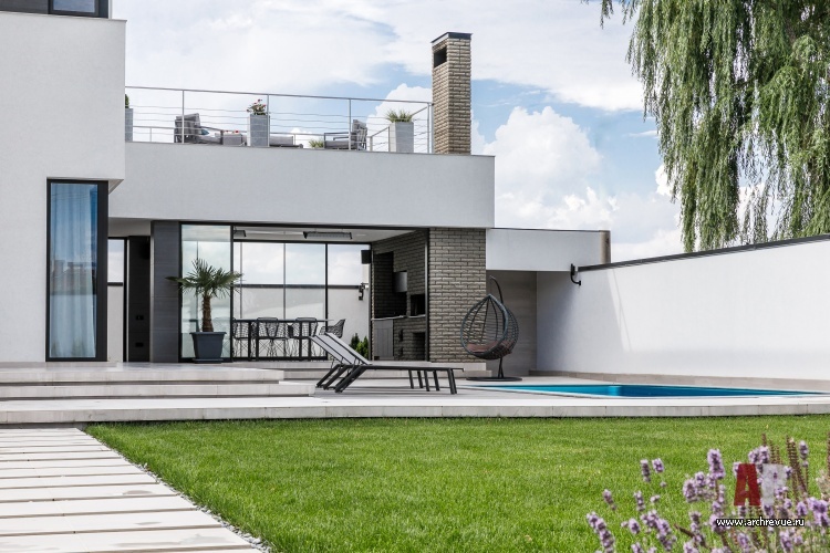 Фото бассейна дома в стиле минимализм Фото террасы дома в стиле минимализм