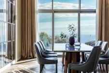 Фото интерьера столовой дома в стиле фьюжн