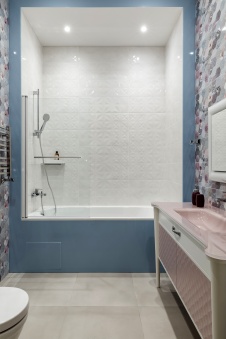 Фото интерьера ванной дома в стиле фьюжн