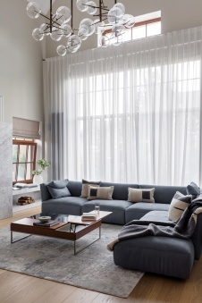 Фото интерьера гостиной дома в стиле минимализм