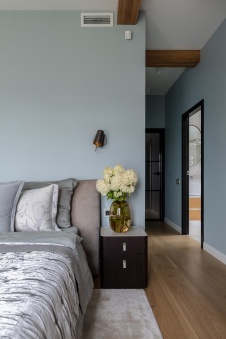 Фото интерьера спальни дома в стиле минимализм