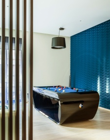 Фото интерьера бильярдной квартиры в стиле минимализм