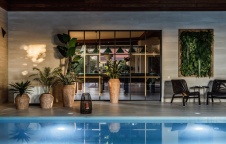 Фото интерьера бассейна дома в стиле фьюжн