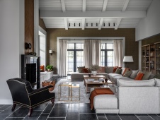 Фото интерьера гостиной дома в стиле фьюжн