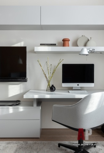 Фото интерьера кабинета квартиры в стиле минимализм