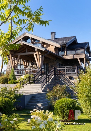 Фото фасада дома в стиле шале