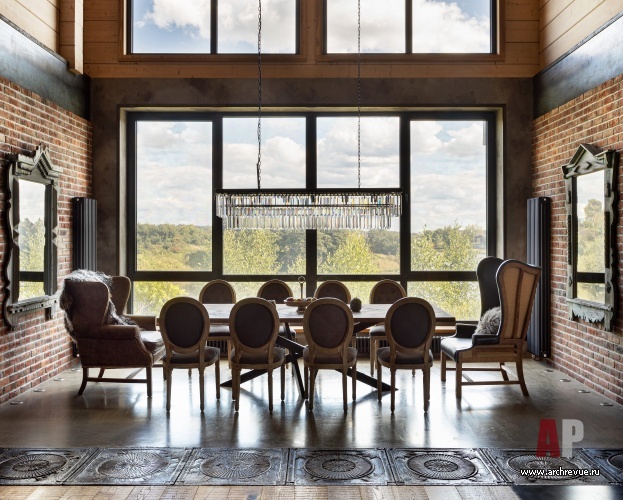 Фото интерьера столовой дома в стиле шале
