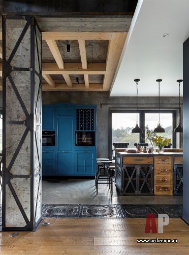 Фото интерьера кухни дома в стиле шале