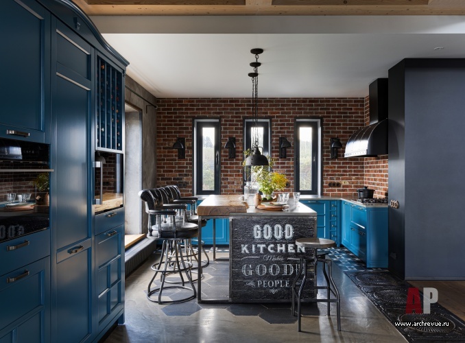 Фото интерьера кухни дома в стиле шале