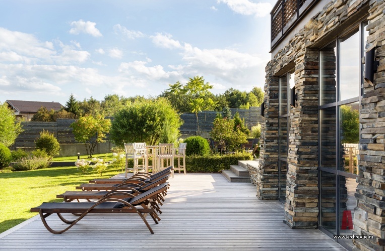 Фото интерьера террасы дома в стиле шале