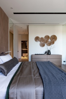 Фото интерьера спальни дома в стиле минимализм