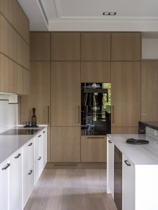 Фото интерьера кухни дома в стиле фьюжн