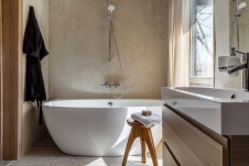 Фото интерьера ванной дома в стиле кантри Фото интерьера санузла дома в стиле кантри