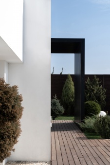 Фото фасада столовой дома в стиле минимализм