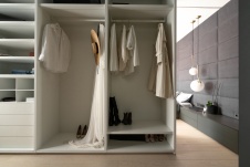 Фото интерьера гардеробной дома в стиле минимализм