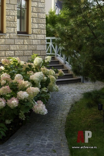 Фото фасада дома в нормандском стиле