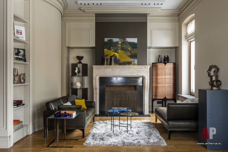 Фото интерьера каминной дома в нормандском стиле