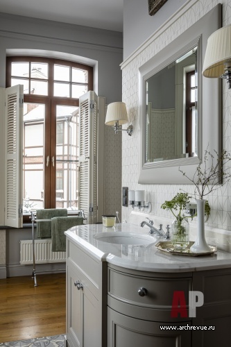 Фото интерьера санузла дома в нормандском стиле