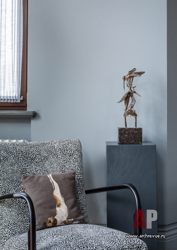 Фото интерьера спальни дома в нормандском стиле