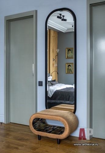 Фото интерьера спальни дома в нормандском стиле