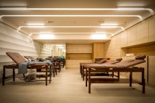Фото интерьера медицинского центра спортивного комплекса в современном стиле