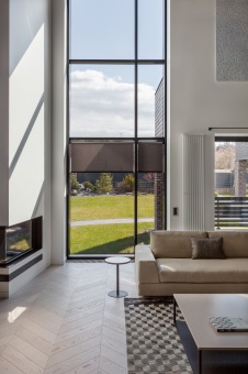 Фото интерьера гостиной дома в стиле минимализм