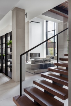 Фото лестницы дома в стиле минимализм