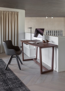 Фото интерьера кабинета дома в стиле минимализм