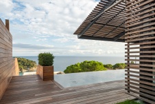 Фото фасада дома в стиле минимализм