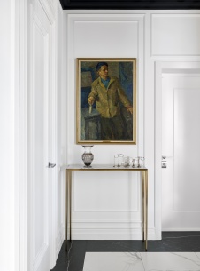 Фото интерьера входной зоны квартиры в стиле неоклассика