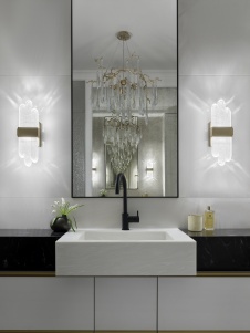 Фото интерьера санузла квартиры в стиле неоклассика